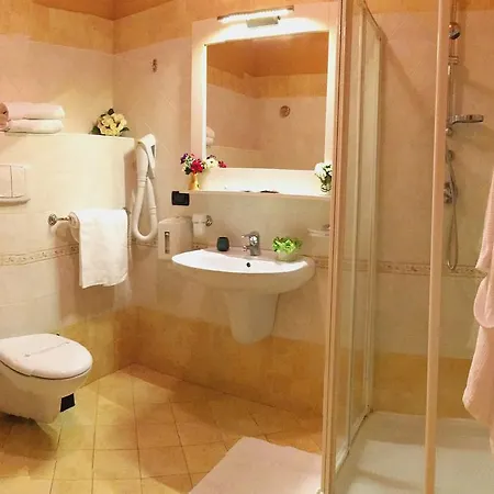 מלון Hotel Centrale